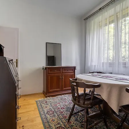 Rentplanet - Szymanowskiego Apartman